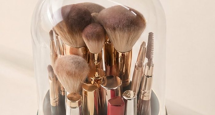 A dome cover sits over your brushes